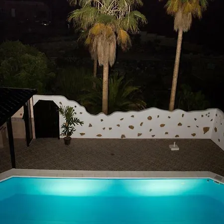 Casantilvia Heated Pool Paradise 公寓