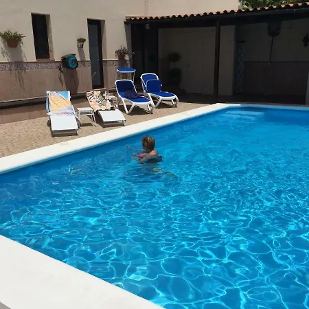 Casantilvia Heated Pool Paradise אדחה