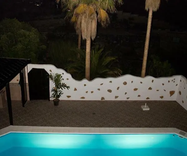 Casantilvia Heated Pool Paradise Апартаменти