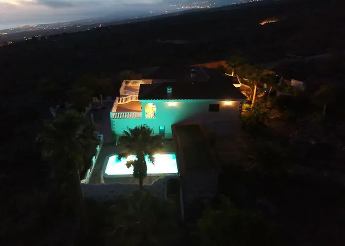 Casantilvia Heated Pool Paradise * Адехе