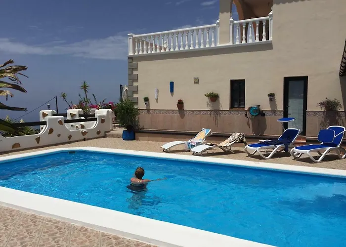 Апартаменти Casantilvia Heated Pool Paradise *