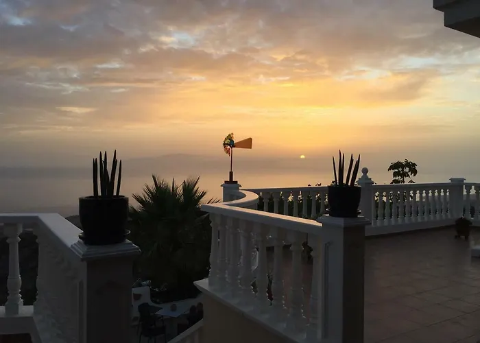 Casantilvia Heated Pool Paradise Адехе