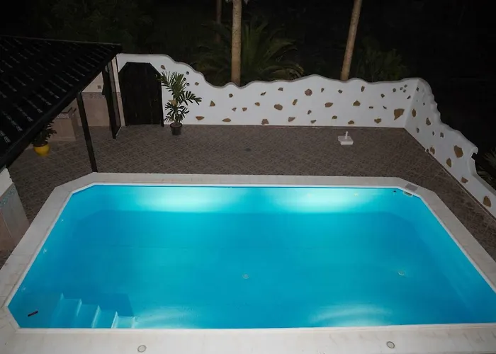 Casantilvia Heated Pool Paradise 아파트 아데제